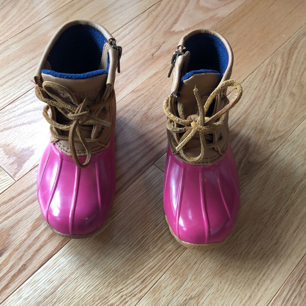 Girls boots